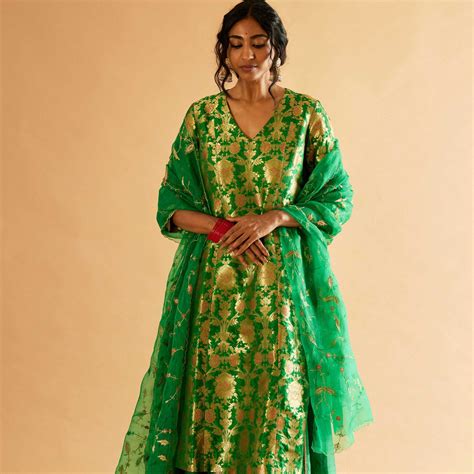 Rani Padmani Lehenga- Sabz – SihaliJageer