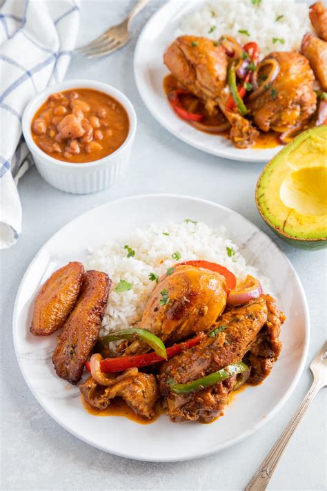 Pollo Guisado Dominican Recipe - Banana-breads.com