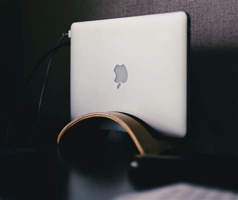 Reverse engineering the MacBook clamshell mode