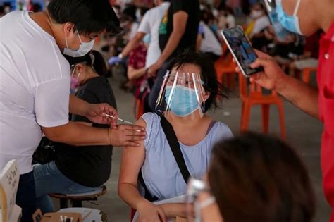 DepEd tells personnel: Get COVID-19 vaccine if covered by higher ...