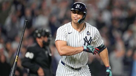 Yankees' Giancarlo Stanton (elbows) uncertain for Opening Day - ESPN