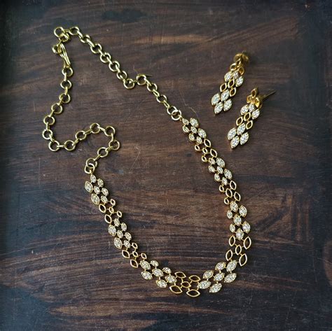 Women American Diamond Necklace – LumibellaFashion