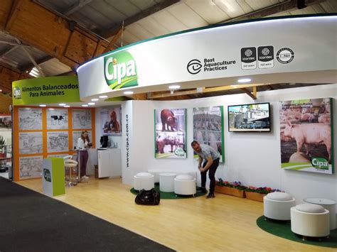 Stand.Com SAS: Customer Reviews, Stands and Services