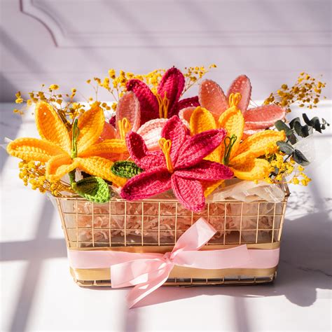 Knitted Crochet Lily Flower Bouquet Basket | The Zappy Box