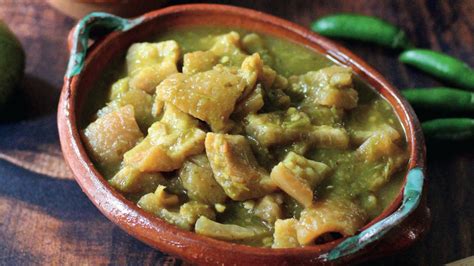 Chicharrón en Salsa Verde: Fried Pork Skins in Green Salsa | Recipe ...