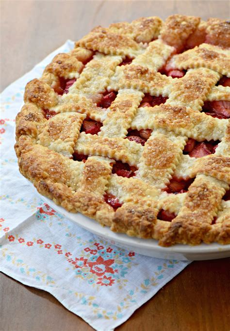 Strawberry Rhubarb Pie Lattice