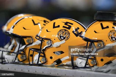 Lsu Helmet Photos and Premium High Res Pictures - Getty Images