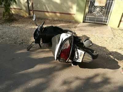 Accident between 2 scooters at 6th Crs, SiddLayout - Times of India