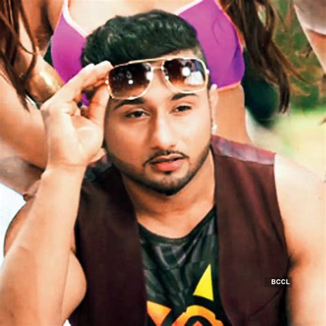 Varun Dhawan and Alia Bhatt in Saturday Saturday