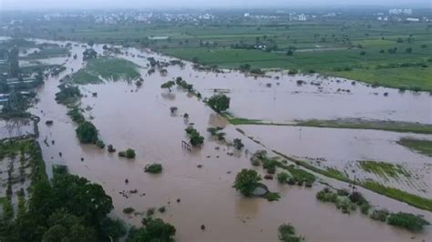 River flooded due to heavy rain In Ahmednagar, while water flooded the ...