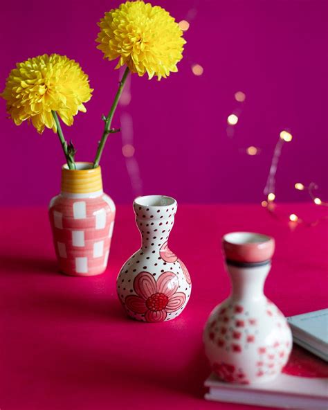 Yaara Handpainted Mini Vases - Set of 3 – The Wishing Chair