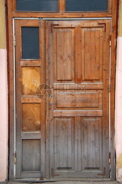 房子墙上封闭的旧木破旧门高清图片下载-正版图片506129314-摄图网