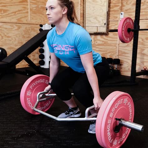 How To Master The Hex Bar Deadlift | Trap & Hex Bar Exercises - Fringe ...