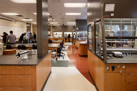 Science Building 的图像结果