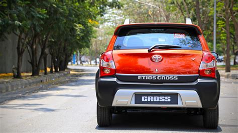 Toyota-Etios-Cross-2014 Compare Car Photos - Overdrive