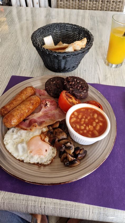 Very nice English brekkie in es cana, Ibiza. : r/UKfood