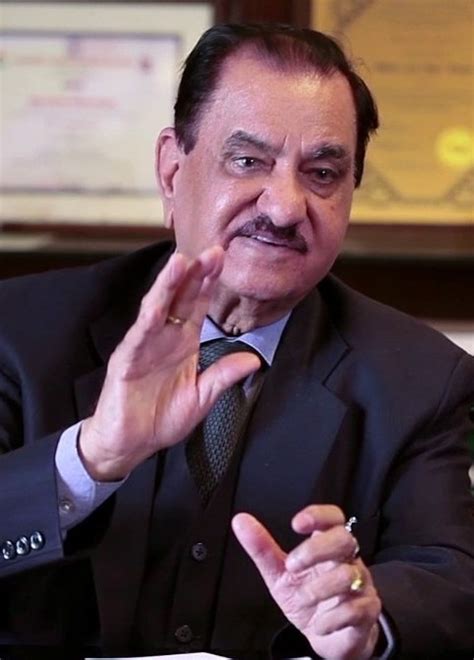 Distinguished Alumni | D.A.V. (P.G.) College, Dehradun Uttarakhand