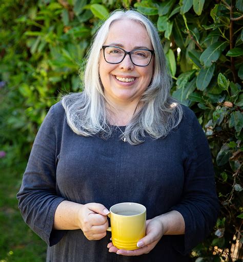 Homeopathic remedies for Earaches & Ear Infections - Rachael Riches ...