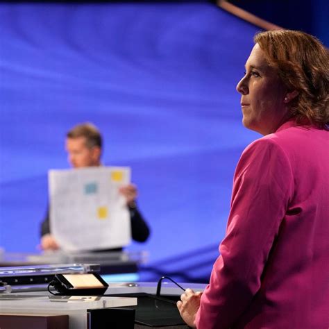 Amy Schneider Welcomes Hannah Wilson to 'Jeopardy!' Trans Women Guild