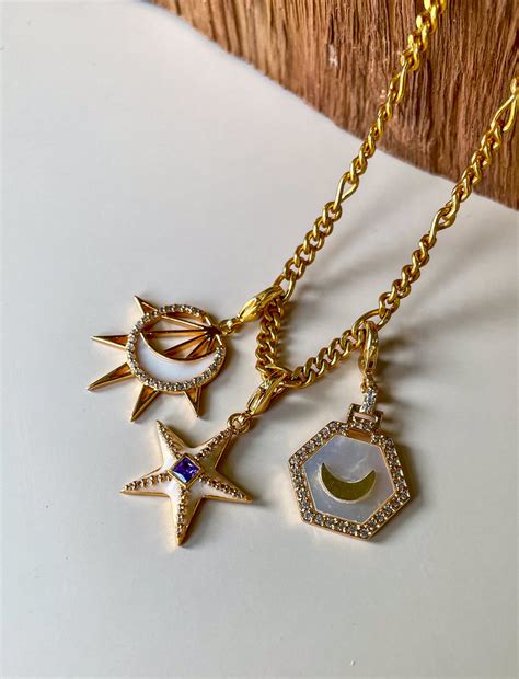 CHARMS & MEDALLIONS – KESYA JAIPUR