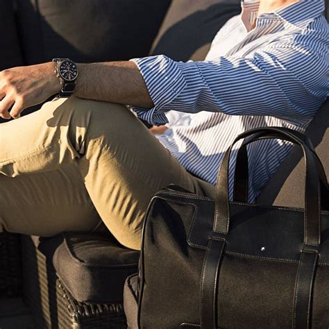 Business Man Suit Mont Blanc 的图像结果