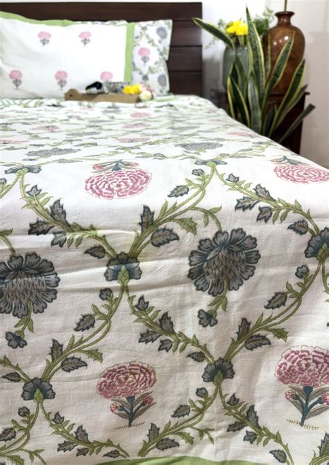 Buy Mughal Baagicha Yellow & White Dohar Online At Best Prices