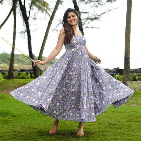 Buy Bunaai Red Floral Organza Saree For Women Online