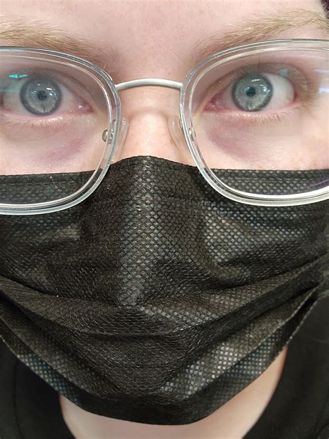 Mask- I'm the only one wearing one at the oncologist office. Yikes! : r/ovariancancer_new