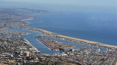 Oceanfront boardwalk on Balboa Peninsula closed Friday as Newport Beach ...