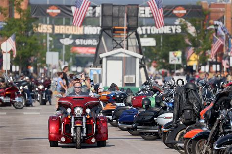 Sturgis Bike Rally Revs Back Bigger, Despite Virus Variant