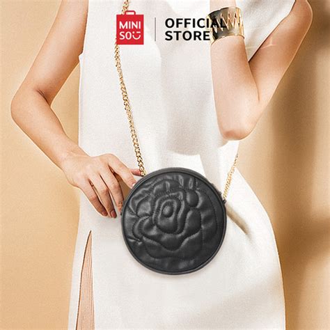 Promo MINISO Tas Selempang Tas Wanita Hitam Rantai Mode Crossbody Bulat ...