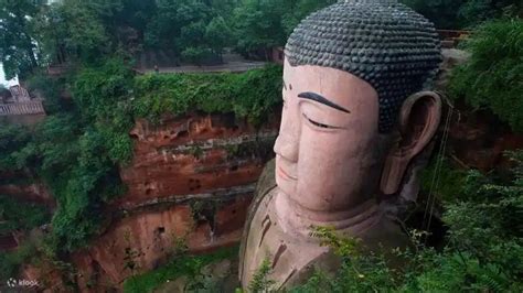 Leshan Giant Buddha and Huanglongxi Ancient Town Private Day Tour from ...