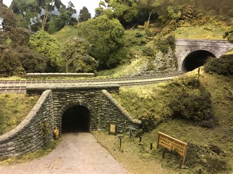 Creating Model Train Landscape 的图像结果