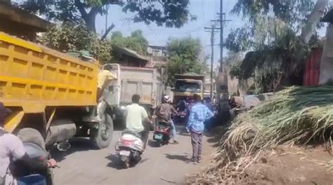 Pune VIDEOS: Despite Ban, Heavy Vehicles Continue To Flood Pune Roads ...
