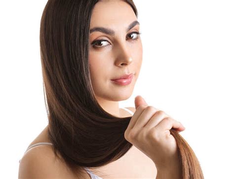 Check Out The Many Benefits Of Turmeric Milk For Hair Health! | Femina.in