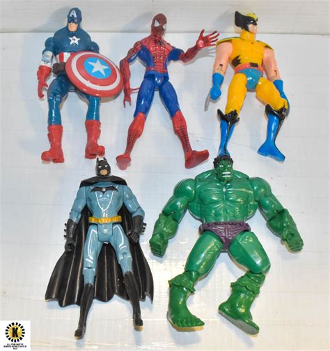 5 SUPER HERO ACTION FIGURES