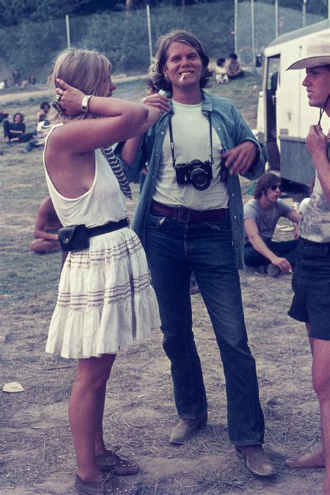 Photographs with People in Scenes 的图像结果