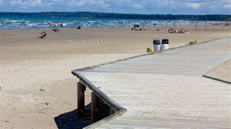 Wasaga Beach, ON Vacation Rentals: cottage rentals & more | Vrbo