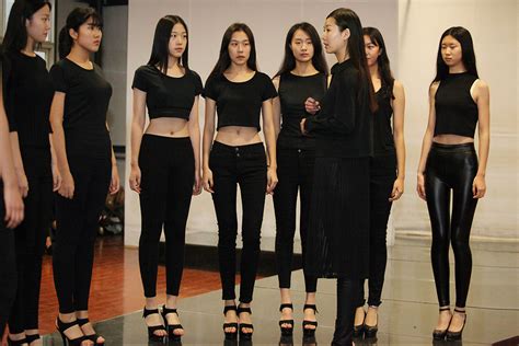 艺考服装表演考生如何在艺考前打好基础_新时代模特学校 | 新时代中国模特培训基地