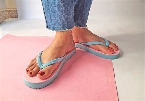 Buy Footwear Online: Sandals, Sliders and Slippers for Men and Women