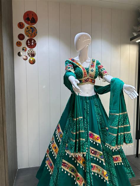 Green Bandhani Vintage Work Chaniya Choli – Anant Tex Exports Private ...