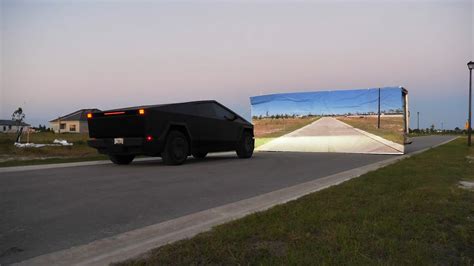 Tesla Fan Recreates Mark Rober's "FSD" Wall Crash Video, the Results ...