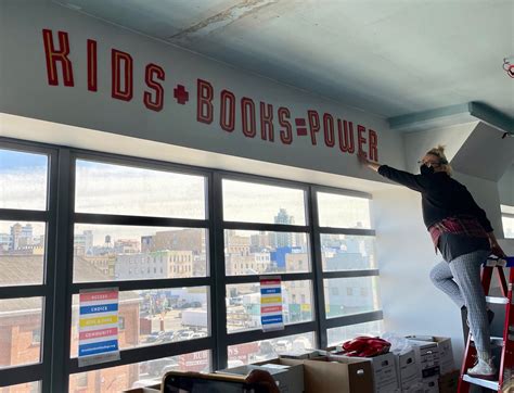 A Day in the Life of the Brooklyn Book Bodega: The Book Hub — Brooklyn ...