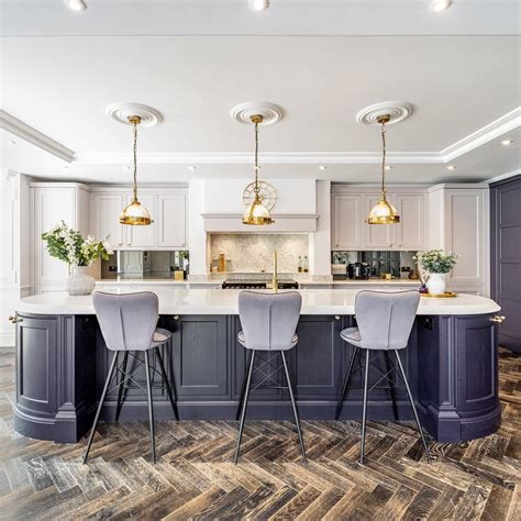 22 Gorgeous Curved Kitchen Island Ideas to Inspire You