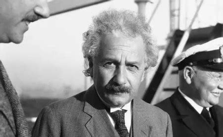 爱因斯坦为什么说，科学的尽头是神学？大家其实都误解了他的意思_太阳系