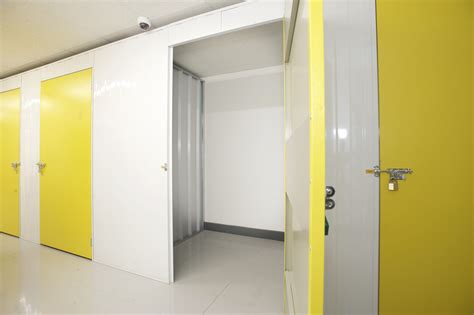 Storage Unit Size: 25 ft2 (2.5 m2) | 5ft x 5ft x 8ft Storage Space