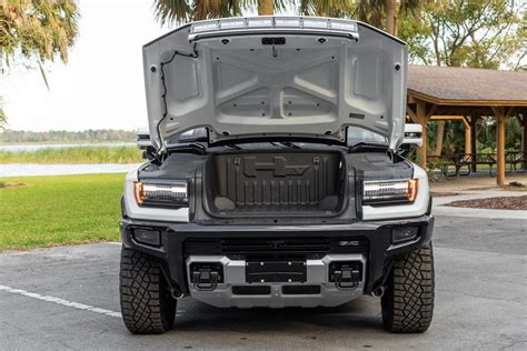 Florida Dealer Sells Barely Driven 2025 GMC Hummer EV SUV for $33,000 Under MSRP - autoevolution