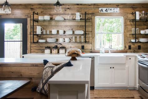 Shiplap / Nickel Gap Paneling