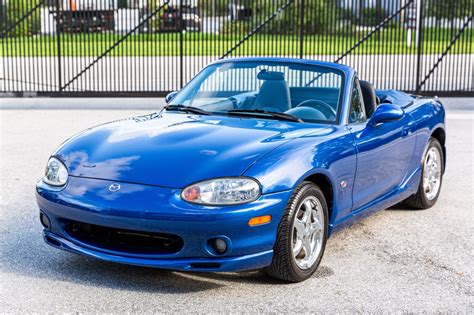 No Reserve: 40k-Mile 1999 Mazda MX-5 Miata 10th Anniversary 6-Speed for sale on BaT Auctions ...