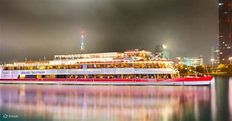 Dinner Cruise with Heurigen Buffet and Live Music in Vienna - Klook India